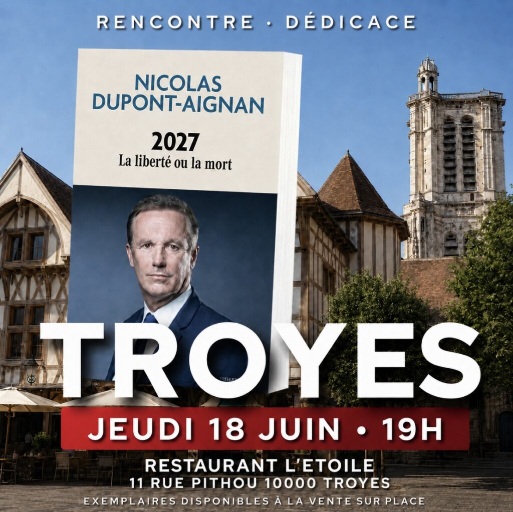 Nicolas Dupont-Aignan en dédicace à Troyes le 18/06/26